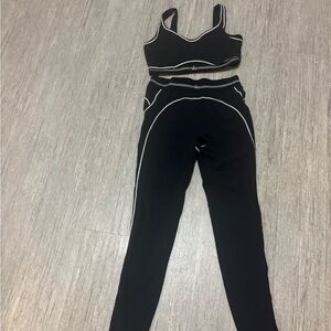 ALO Yoga Black and White Women's Track Pants & Joggers